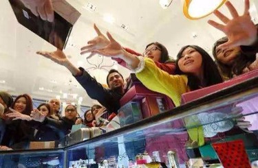 中国黄色日B片中国人依然爱赴日旅游 消费已由爆买转向网购